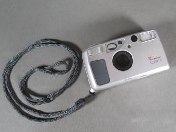 61002【中古】京セラ フィルムカメラ T PROOF Carl Zeiss Tessar 35mm F3.5★カメラ KYOCERA Yashica T5
