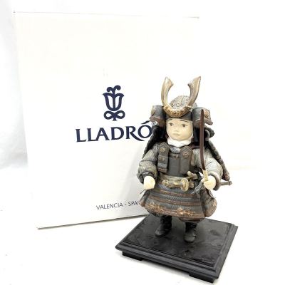 FN20641Y【1000円スタート!!】リヤドロ LLADRO 若武者 01013006 Nino Samurai Warrior boy 西洋陶器 置物 インテリア 現状出品