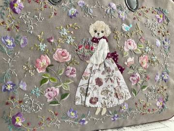 「トイプードルと秋冬の花」3wayボストンバッグ&ショルダー&斜めがけ*手刺繍*ハンドメイド* 薔薇*クリスマスローズ*リバティ*花柄*A4サイズ