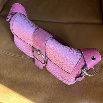 COACH コーチ シグネチャー ワンショルダーバッグ ピンク系 キャンバス&times;レザー