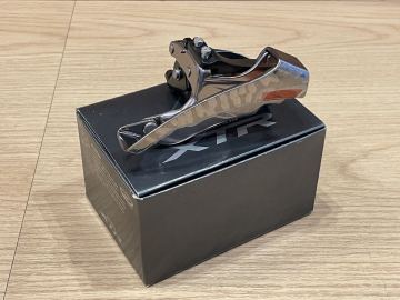 P5414 ■NEW■SHIMANO シマノ XTR FD-M960 FD フロントディレイラー 3x9s バンドタイプ マウンテンバイク MTB 自転車 パーツ