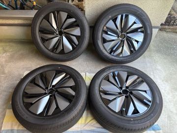 【美品】NISSAN アリア ARIYA 純正 19インチ 7.5J+40 5H114.3 DUNLOP ダンロップ SP SPORT MAXX 050 235/55R19 235/55R19 25年製 