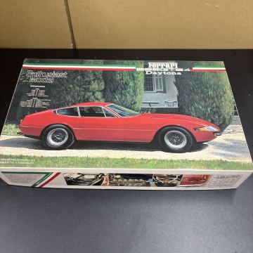 （91）フジミ 1/24 エンスージアストモデル フェラーリ 365GTB/4 デイトナ プラモデル