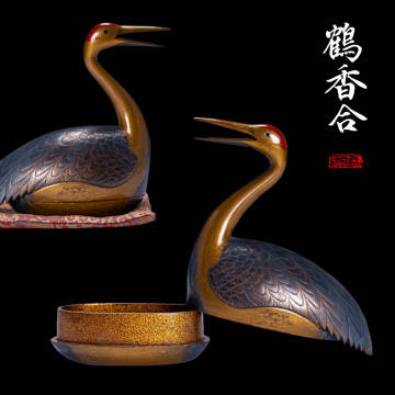 【古美術】鶴香合 蒔絵 内梨地 形物香合 木彫造 香道具 茶道具 金蒔絵 時代物 共箱・座布団付