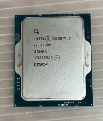 ジャンク　Intel Corei7 13700