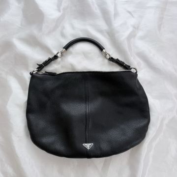 PRADA レザー ホーボーバッグ ショルダー トライアングルロゴ