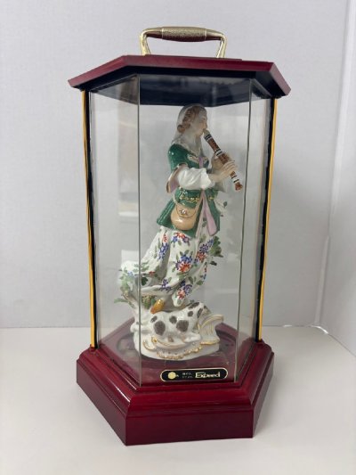 Meissen マイセン 置物 女性 フルート 西洋 アンティーク 陶磁器人形 ガラスケース 高さ35cm