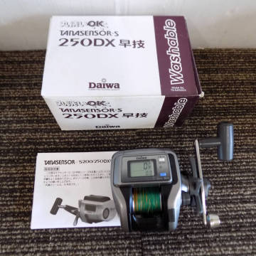 ●美品 Daiwa ダイワ タナセンサーS 250DX 丸洗いOK デジタルカウンター 通電確認済み 