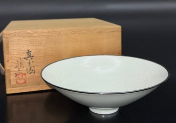 【江】靖工坊 白磁草鳥文平茶碗 口径約15.5cm&times;高さ5cm 共箱 古美術品(茶道具茶器抹茶碗)BXZ3434 CTzmdk