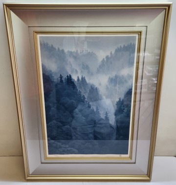 【現状品】(東山魁夷) 霧の山峡(リトグラフ25版25色・限定350部/第208番 専用箱付き) 森工房 画寸(60.5&times;42.8cm) 紙寸(76.0&times;56.5cm) 絵画