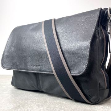 近年モデル/入手困難◎ COACH コーチ ショルダーバッグ オールレザー フラップ ロゴ型押し 斜め掛け クロスボディ 多収納 大容量 ブラック