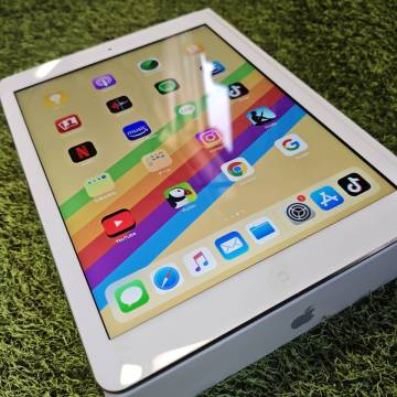 【Aランク】iPad Air 1 16GB アイパッド 第1世代 ホワイト +充電器
