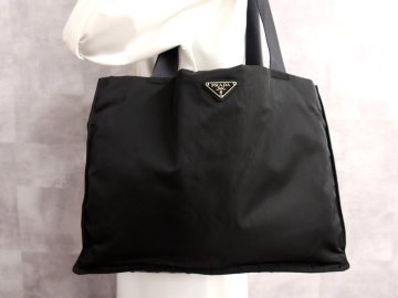 ●超美品●PRADA プラダ●三角ロゴプレート●ポコノ ナイロン●ショルダー トート バッグ●黒●シルバー金具●イタリア製●A4●Js71673