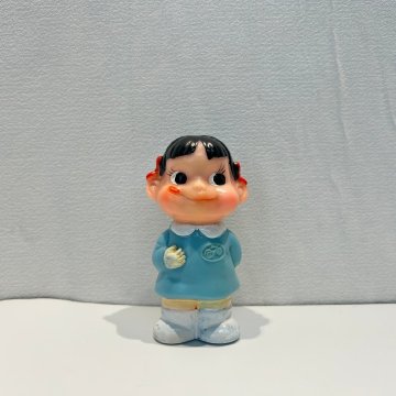 GN144 ＜1円スタート＞ 不二家 ペコちゃん 水色 鳴き人形 ソフビ 高さ約9cm