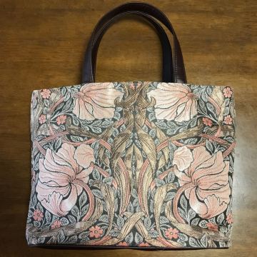 新品　ウィリアムモリス　ピンパーネル(RO)トートバッグ　中仕切りあり　横25㎝&times;縦24㎝&times;10㎝　ジャガード生地　川島織物　現品限り