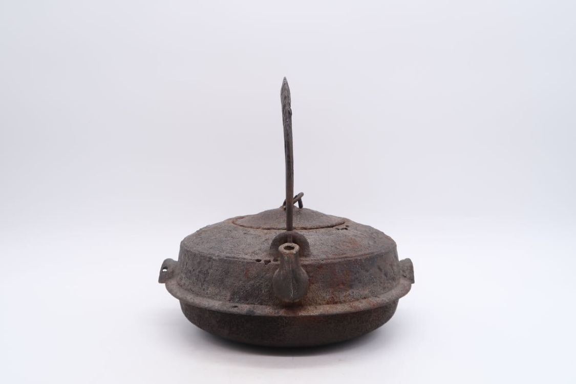 宮崎寒雉 造 身在印 鰐口形 鉄瓶 手取釜 在銘 鉄蓋 湯沸 急須 希少作 煎茶道具