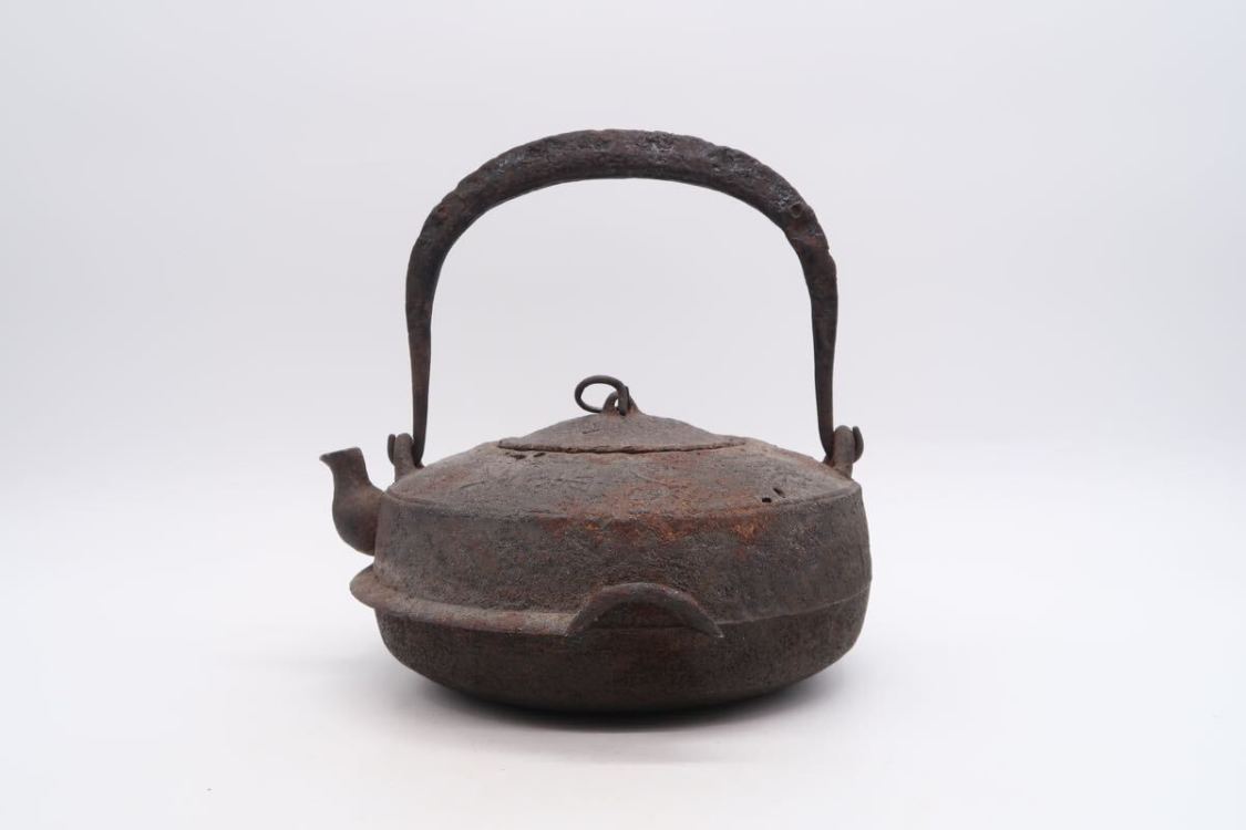 宮崎寒雉 造 身在印 鰐口形 鉄瓶 手取釜 在銘 鉄蓋 湯沸 急須 希少作 煎茶道具