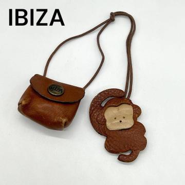 【良品】IBIZA イビサ チャーム キーホルダー 猿 モンキー レザー シンプル AJ530728C