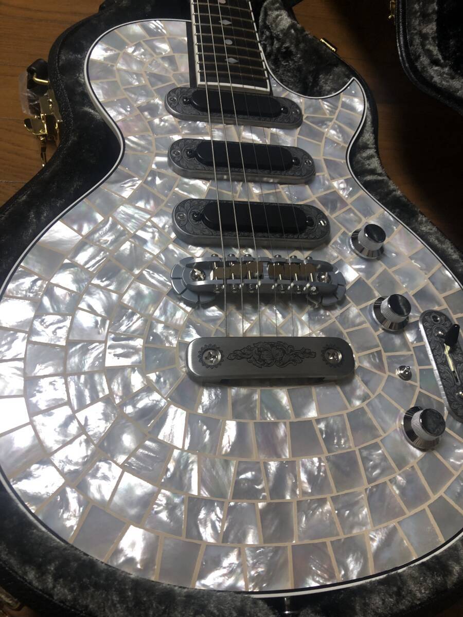  Zemaitis THE PORTRAIT Pearl Front Ultimate White 3S ハードケース　付属品あり