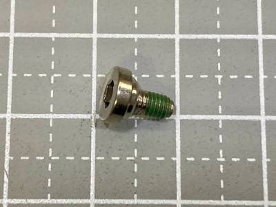 [新品] シマノ 07 ステラ 2500/3000 兼用 [47] 固定ボルト(ステン) 送料385円 検)デッドストック 廃盤レアパーツ オールドモノ 入手困難
