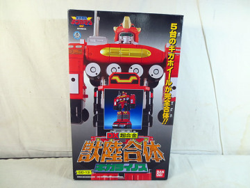新品　バンダイ DX超合金　星獣戦隊ギンガマン 獣陸合体 ギガライノス　GD-13