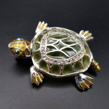 艶やかな甲羅の亀 生き物モチーフ ヴィンテージ ブローチ グリーンイエロー 大ぶり 存在感 ファッションジュエリー Y22-O