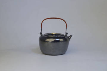 時代 純銀製 尚美堂造 槌目 丸形 湯沸 工芸品 美術品 銀瓶 煎茶道具