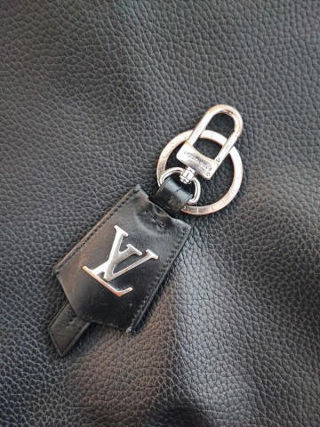 良品　 LOUIS VUITTON キーホルダー キーリング ルイヴィトン　スマートキー　キーケース　カラビナ　バッグチャーム　モノグラム