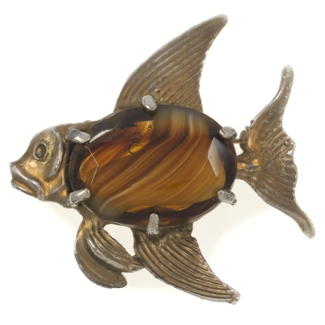 UK4098◆ 魚 フィッシュモチーフ ギブレガラス ブラウン系マーブルガラスストーン 英国 イギリス ◆ ヴィンテージブローチ ◆