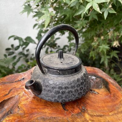 南部鉄器 菊詰め 鉄瓶★琺瑯 古民家 骨董 粋 レトロ アンティーク 風雅 風流 数奇 侘び寂び 膳 時代 ビンテージ 急須 火鉢 茶道 伝統工芸