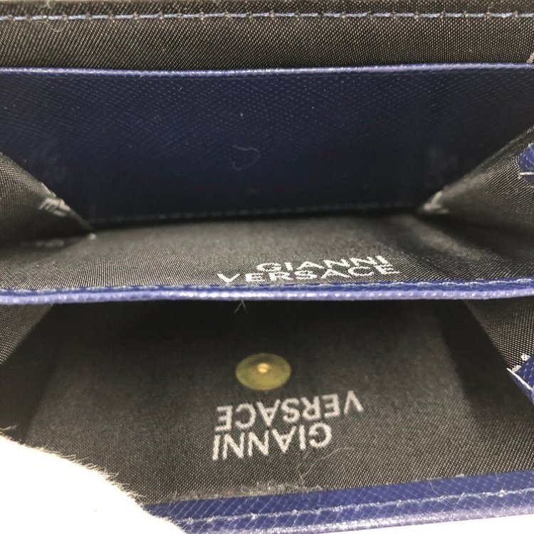 GIANNI VERSACE　ジャンニヴェルサーチ　服飾小物　二つ折り財布　箱付き【DKAH6032】