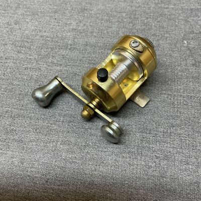 送料無料【Nｌ5783】ワカサギ釣り用 リール ST5RL 釣り
