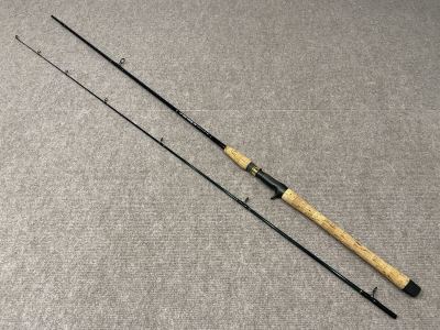 ufmウエダ　トラウトプラッギングスピン　GS-832H ベイト　 美品