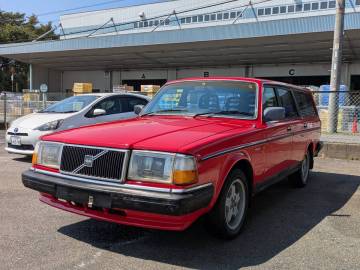 ボルボ　240GL　売り切り　四月末までの引取り限定　全塗装済み　ステーションワゴン B230　書類有り　4AT　右H　美車　茨城発