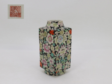 260470 「北陸収集家の旧蔵」 時代物 色絵 百花紋 花瓶 大清乾隆年製 景徳鎮窯 中国 古美術 古伊萬里