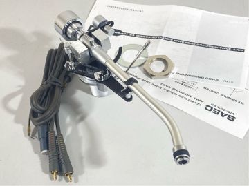 a5817 動作/外観良好 SAEC サエク WE-407/23 WE407/23 トーンアーム フォノケーブル/取説等付