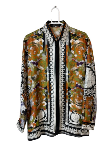 13985-014★VERSACE シルク100% 総柄シャツ メデューサボタン 長袖 39サイズ イタリア製 ヴェルサーチ メンズM相当美品★