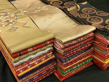 平和屋着物■1円 半幅帯 まとめて50点 蝶 花柄 正倉院 本場筑前博多織 献上 金銀糸 証紙付き など 着用可能多数 未使用品あり mmm117