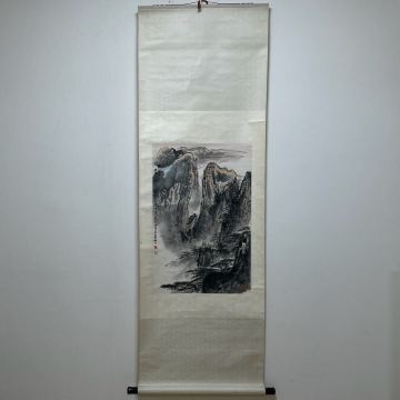 26040-中国古美術 時代物 模写 掛軸 掛け軸 紙本 水墨画 中国画 骨董品 「宮中奇」
