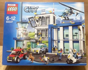 未使用☆ 未開封☆ LEGO レゴ シティ 60047 ポリスステーション 23