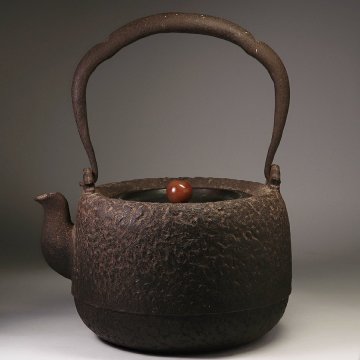 &nabla;花&nabla;江戸後期～明治時代 【龍文堂】造 岩肌姥口大鉄瓶 斑紫銅瑪瑙摘蓋添