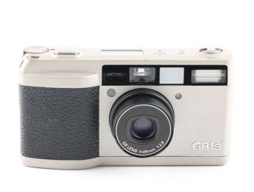 【かめらや】4877 RICOH GR1s GR LENS 28mm F2.8 単焦点 広角 シルバー コンパクトカメラ フイルムカメラ