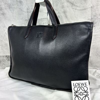 美品 LOEWE ロエベ ビジネスバッグ 本革 オールレザー ブリーフケース 黒 ブラック 大容量 トートバッグ アナグラム 型押し ロゴ メンズ