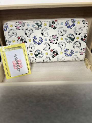 【財布】長財布　ラウンド長財布　オフホワイト　えんぎ屋　水晶院　浅草文庫　友禅染　猫　現状品