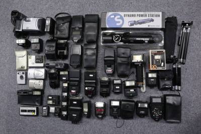 MGS-07【ストロボ大量！】各社フラッシュ 三脚 ダイナモライト コンパクトカメラ ジャンク まとめ セット 1円〜