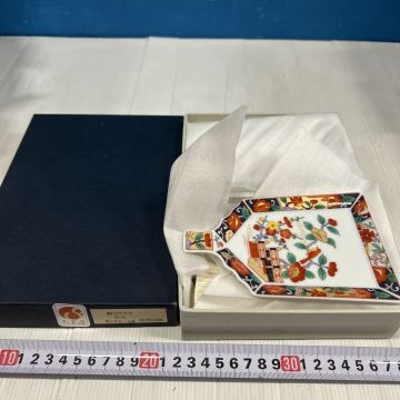 和食器　錦古伊万里　花鳥　醍醐　羽子板銘々皿揃　セット　元箱入り　未使用品　 陶器 皿 食器