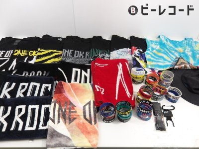 ONE　OK　ROCK「箱売り アーティストグッズまとめ 46点セット」