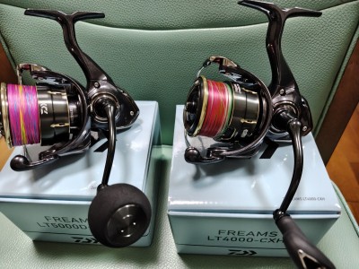 ☆☆送料込　 未使用 ダイワ FREAMS 2台纏め販売　LT5000D-CXH、LT4000-CXH ☆☆