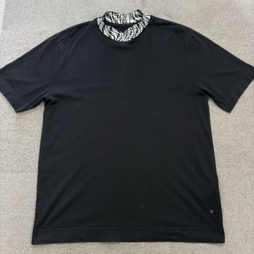 14『美品・現行タグ』 FENDI フェンディ メンズ モックネック ネックロゴ FFロゴ 半袖 Tシャツ ブラック Lサイズ