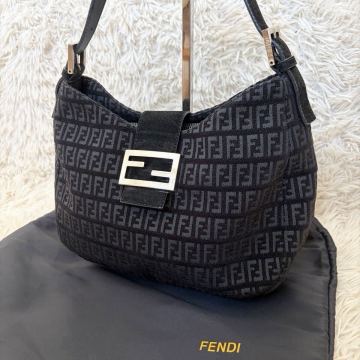 超希少 フェンディ FENDI マンマバケット ショルダーバッグ ワンショルダー ハンドバッグ ズッキーノ ズッカ柄 ズッカ レザー ブラック 
